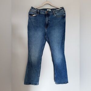 Wrangler Women’s High Rise Bootcut Jeans